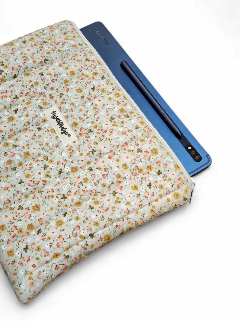 10-12" iPad/Tablet Sleeve - Mint Ditsy Flowers | Ayza Stüdyo - Image 2