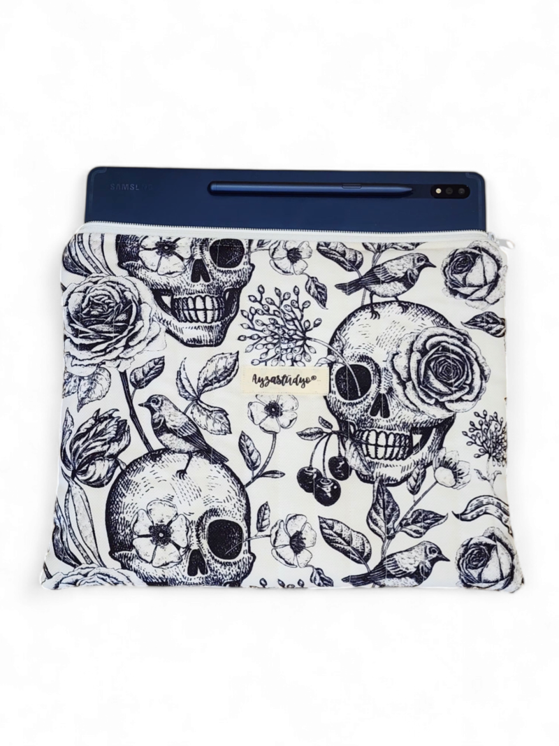 10-12″ iPad/Tablet Sleeve – Skulls | Ayza Stüdyo