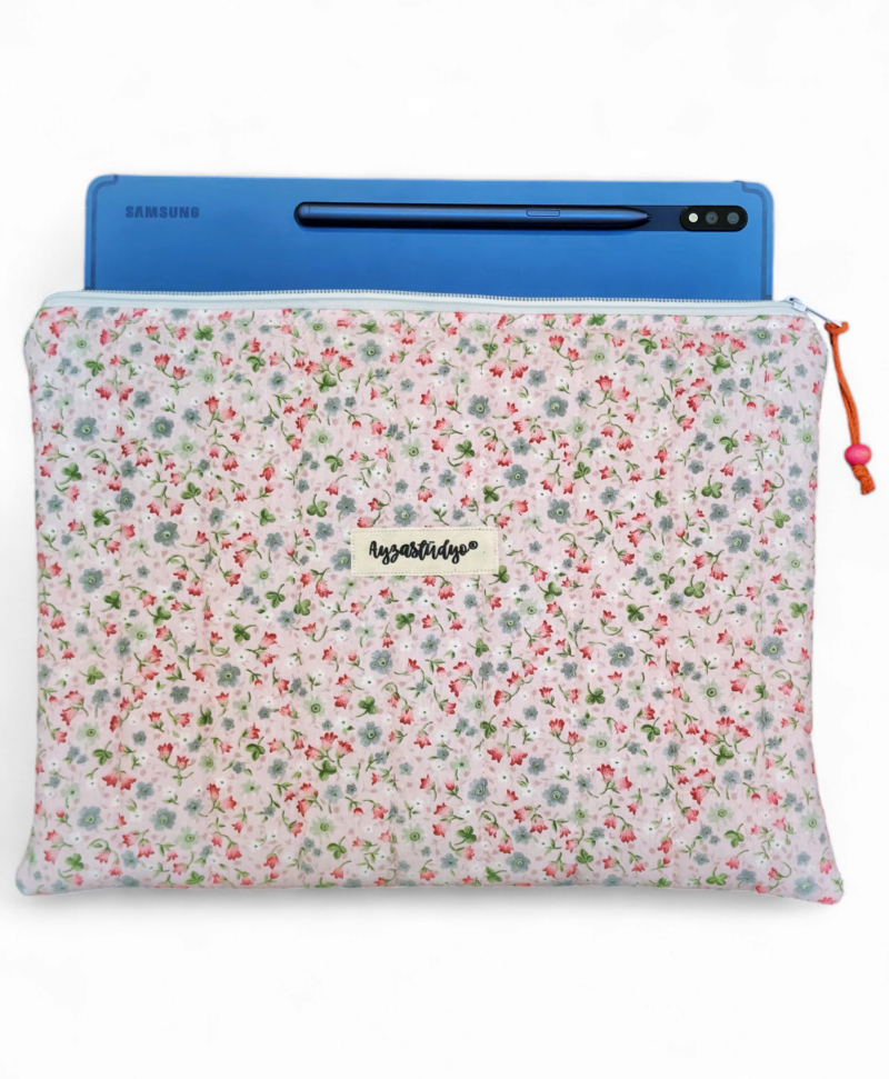 10-12" iPad/Tablet Sleeve – Pink Ditsy Flower | Ayza Stüdyo