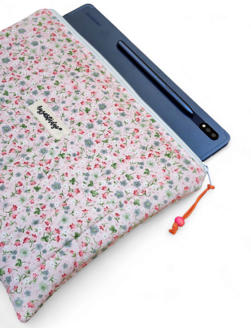 10-12" iPad/Tablet Sleeve – Pink Ditsy Flower | Ayza Stüdyo - Image 3