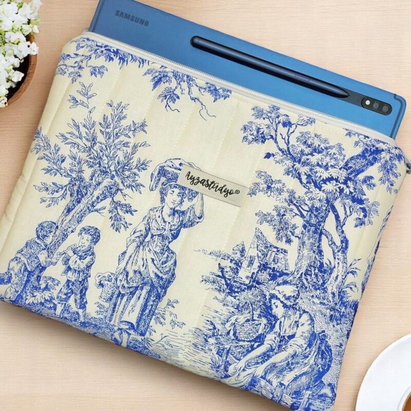Puffy iPad/Tablet Sleeve - Blue Toile de Jouy | Ayza Stüdyo