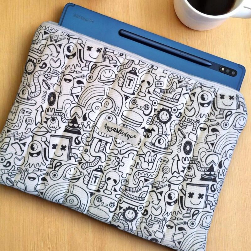 Puffy iPad/Tablet Sleeve - Doodle | Ayza Stüdyo
