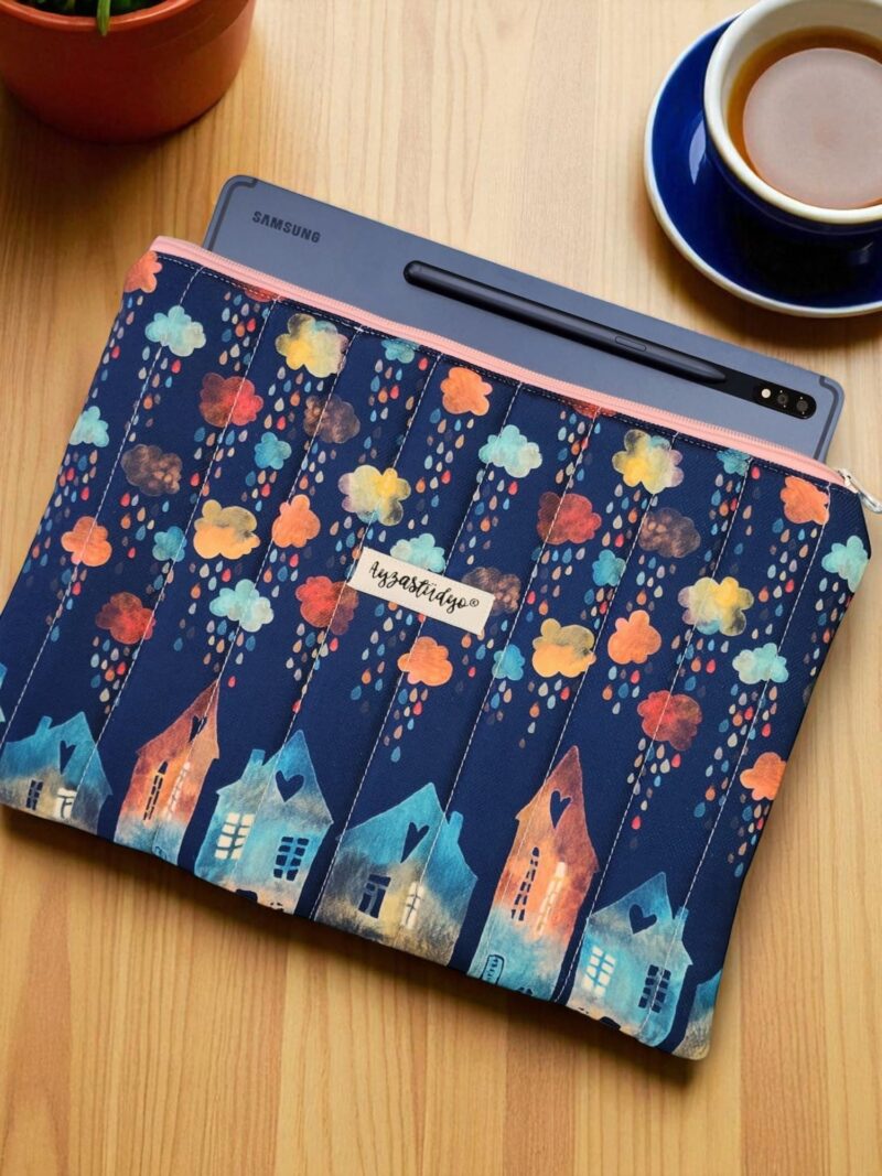 Puffy iPad/Tablet Sleeve - Rainy Town | Ayza Stüdyo