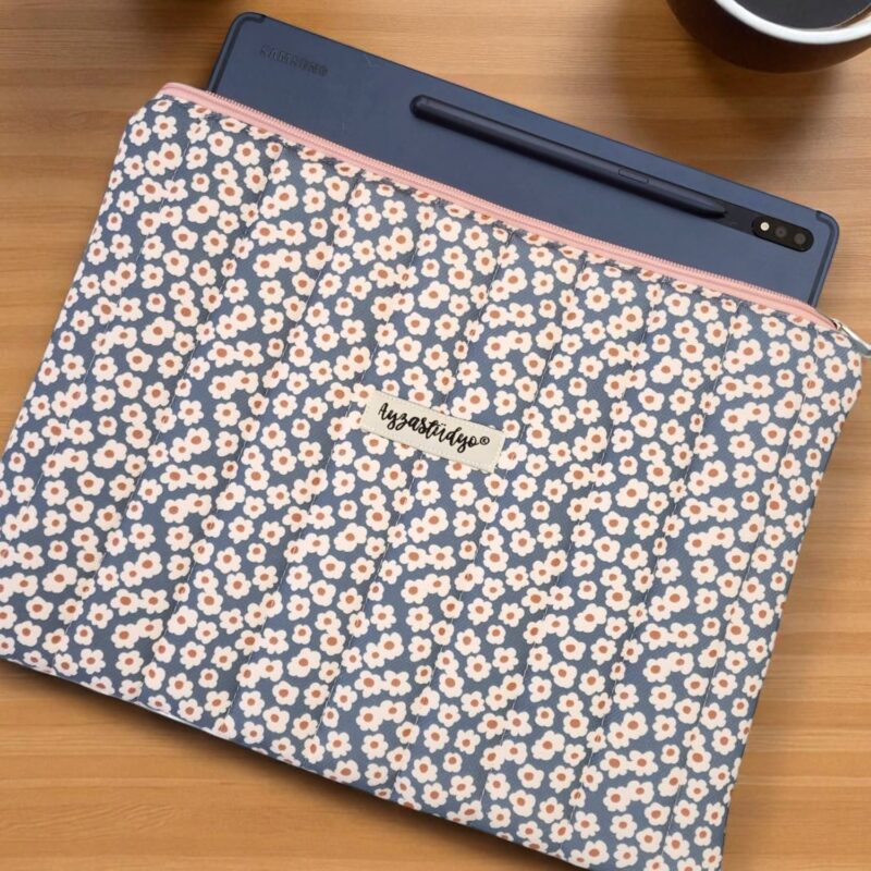 Puffy iPad/Tablet Sleeve - Tiny Blooms | Ayza Stüdyo
